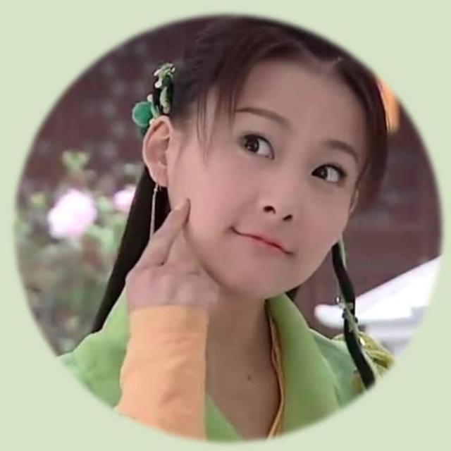 艳彩公主是龙王的外甥女,花龙的表妹.