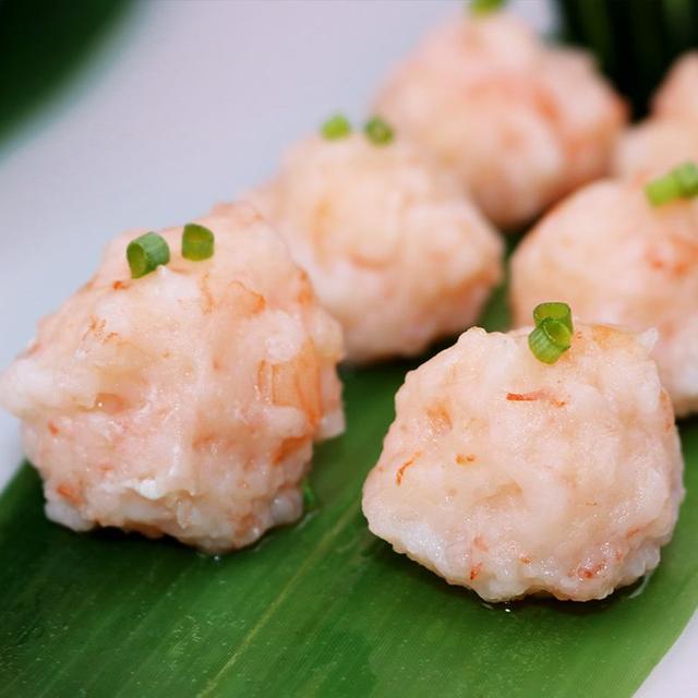 手把手教你做鲜虾丸子,又q又嫩,孩子一口一个,既营养又好吃!