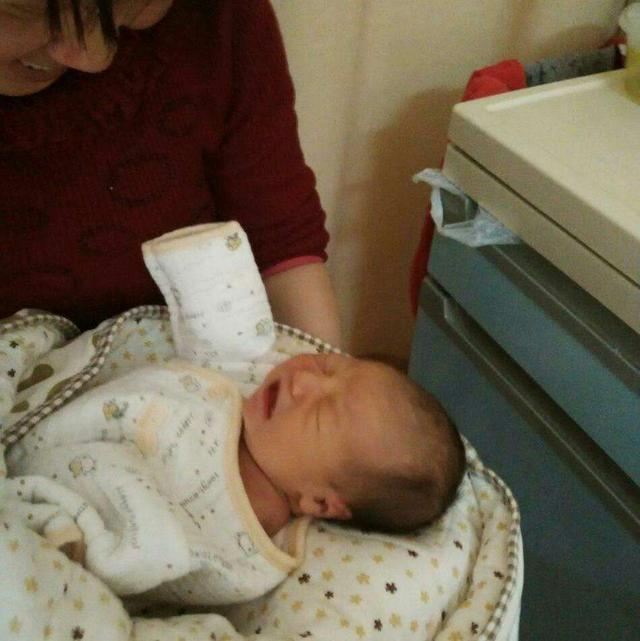 22岁刚怀上孩子, 就被赶回娘家, 儿子出生后婆婆跪求我回家