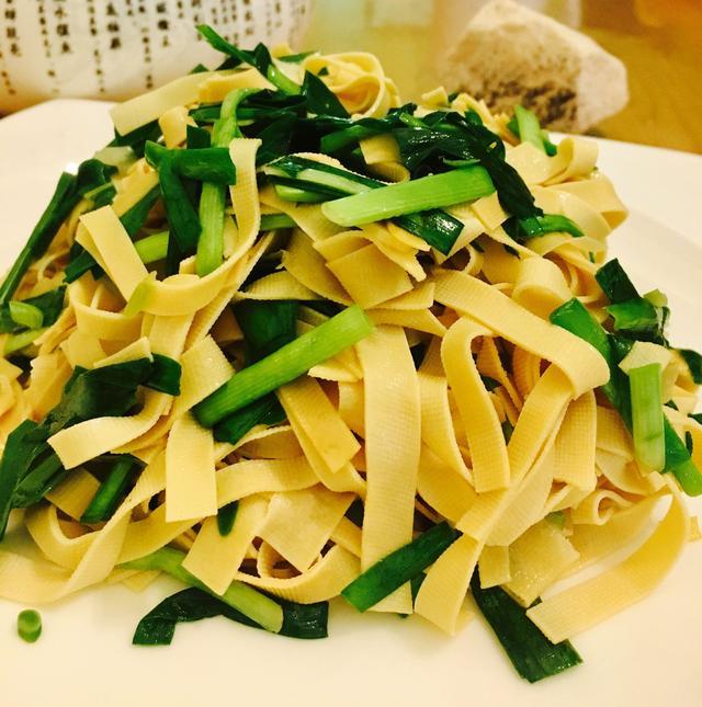 韭菜素炒千张的家常做法