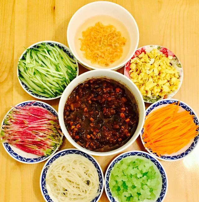 传统美味的炸酱面怎么做老北京炸酱面的家常做法