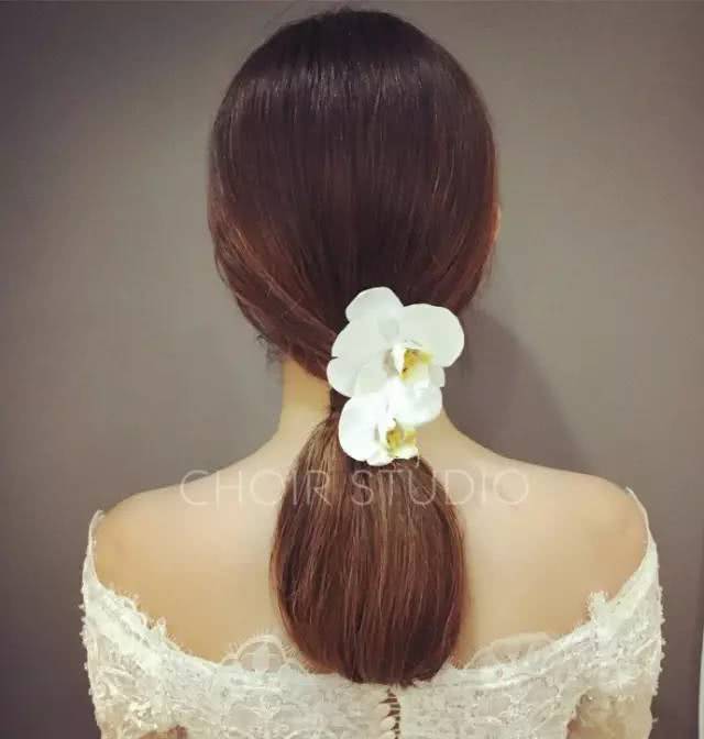 戴花儿新娘背影杀!top50戴花发型炸出咯春日少女心!