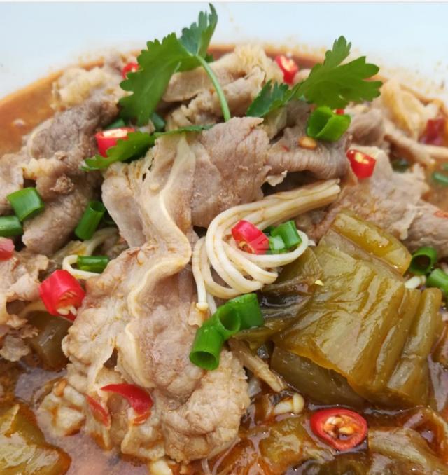 表哥教了老婆肥羊的做法,加上1样东西吃起来更酸爽