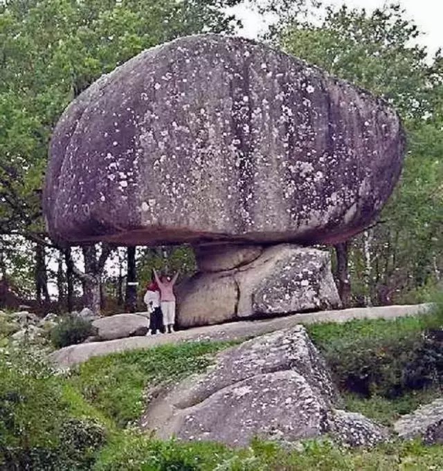 罕见景观, 用"上帝之手"平衡的巨石!|石头|巨石|平衡_新浪新闻