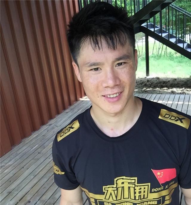 邱建良被郭晨冬雪藏了?好久没播他的比赛了,终于明晚王者归来