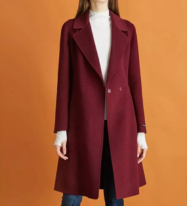 酒红大衣不要搭这个颜色,时尚霸主的她搭上这个色的鞋被粉丝嫌弃|大衣