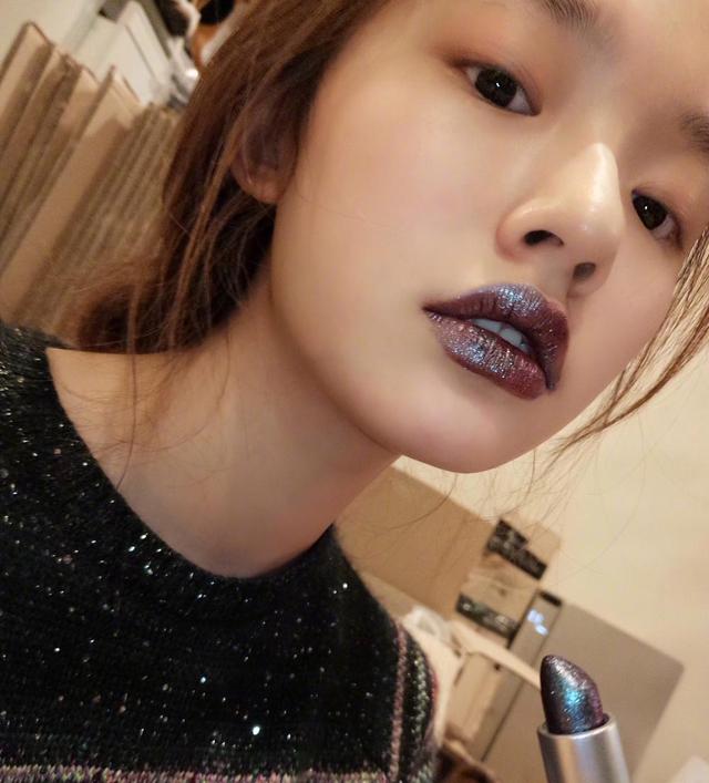 林允又晒红唇照看她那么多款口红哪一款更好看