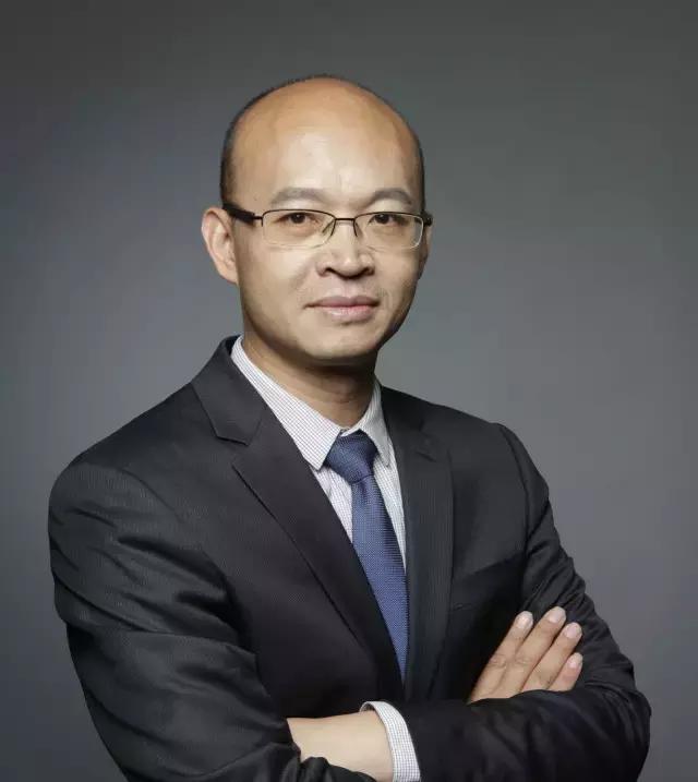 时尚传媒集团营销副总裁  余辉时尚集团董事长  刘江专家团代表"时尚"