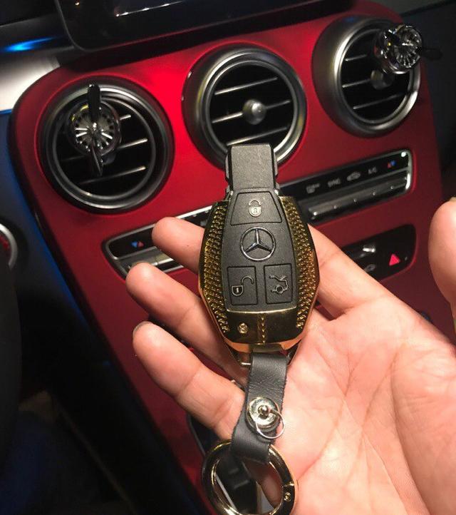 51万提车奔驰GLC,朋友看车钥匙后直摇头,坦言