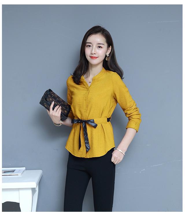 春夏季这样的季节哪个美女没有穿过这样的雪纺衫搭配裤子套装