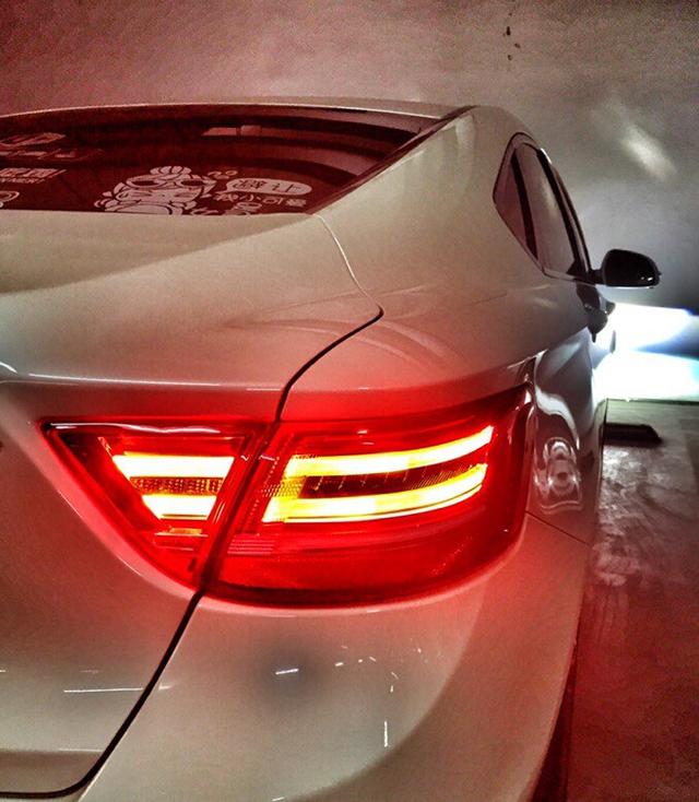 老款博瑞换新款尾灯作业