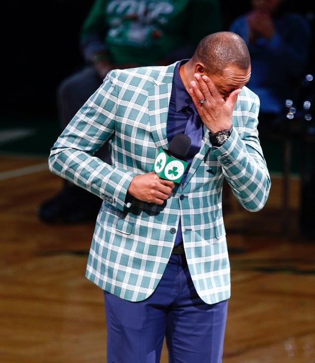 凯尔特人今天为皮尔斯举行了球衣退役仪式