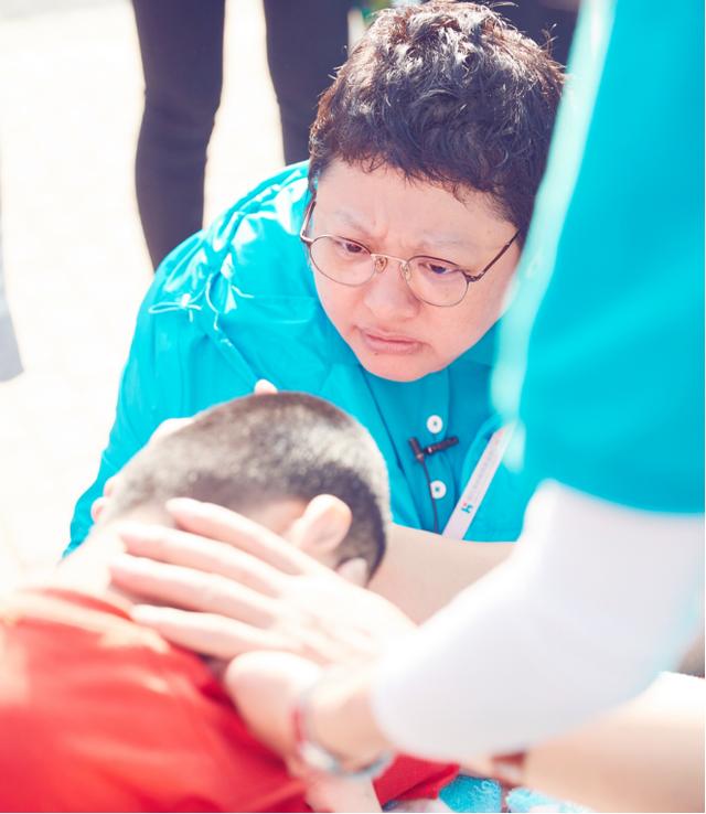 韩红首谈婚姻事业,原来她还有个18岁的儿子!网友:听完后心酸