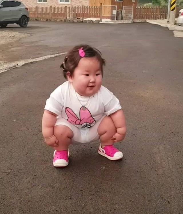 网红小女孩靠自己的实力:"体重",赢取了2万粉丝!