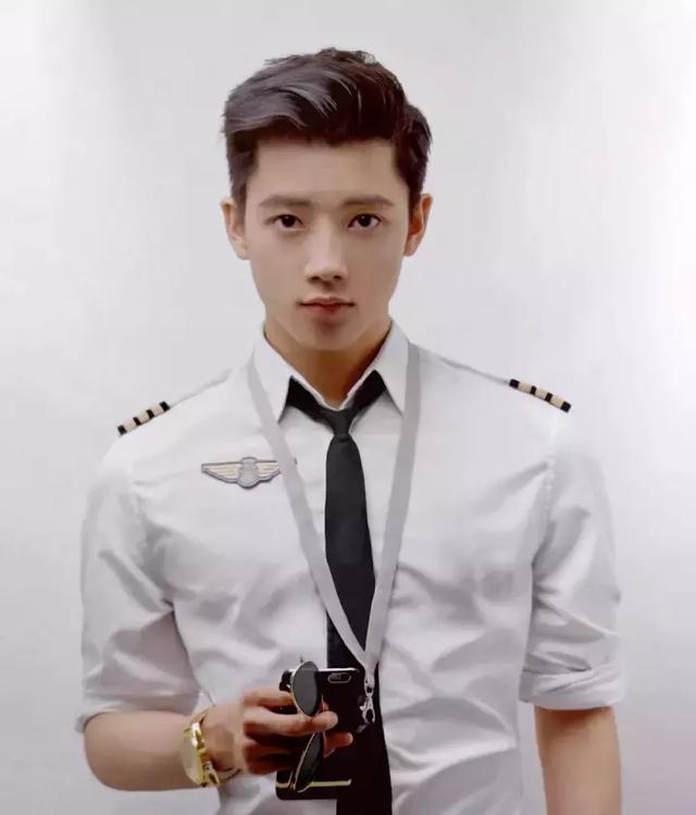 这个越南小鲜肉简直是才华跟颜值的结合体