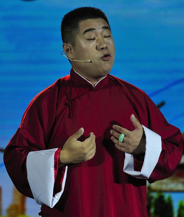 相声《童年的记忆》——"航宇杯"职工创新才艺大赛纪实(10)