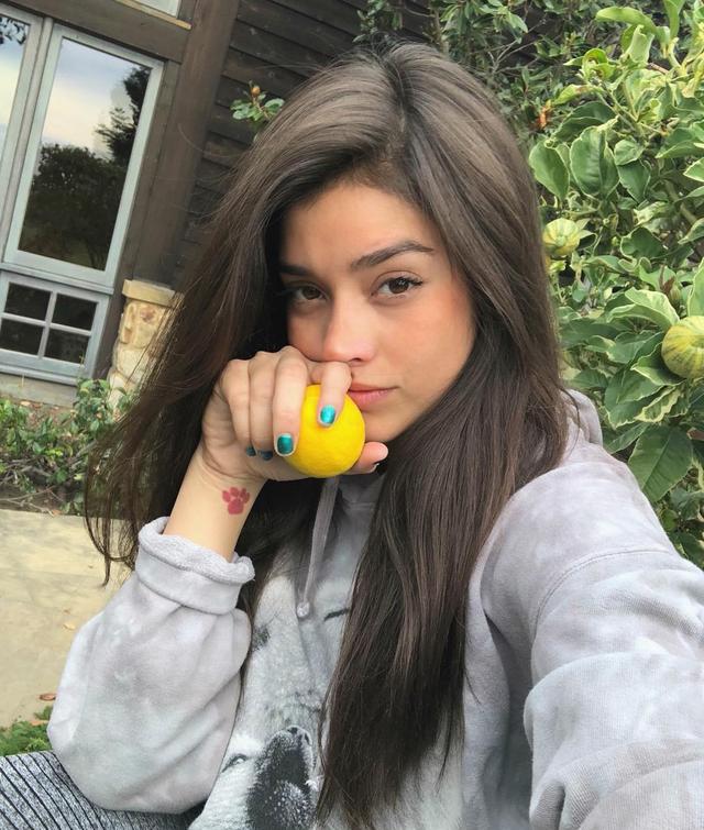 nba场下动态卡戴珊晒孕照秀恩爱库里妻子晒全家福