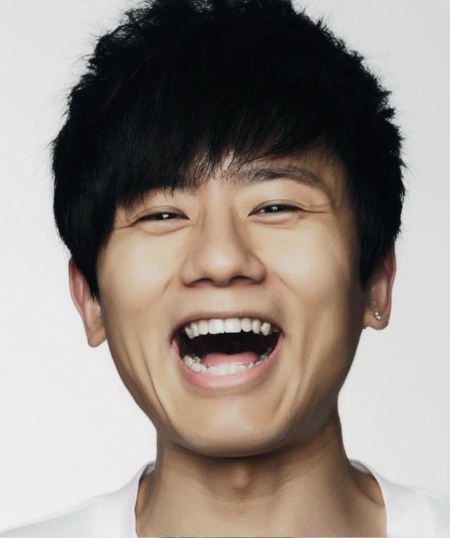 谢娜生下双胞胎,张杰高兴坏了,这下娱乐圈的晒娃大军又多一对!