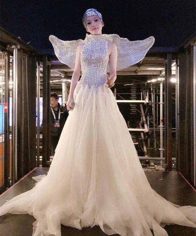 36岁的张韶涵大概就是"时尚 优雅"本人了吧!