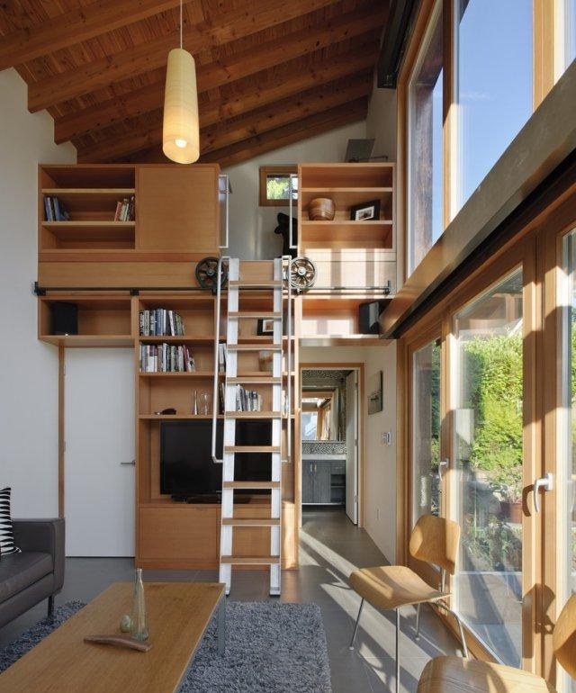 房间里放一张夹层床实用又美观家里来客人很方便