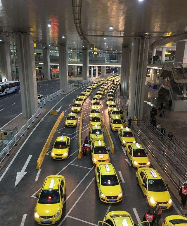 重庆t3航站楼现"人文景观",游客入渝第一眼就被震撼