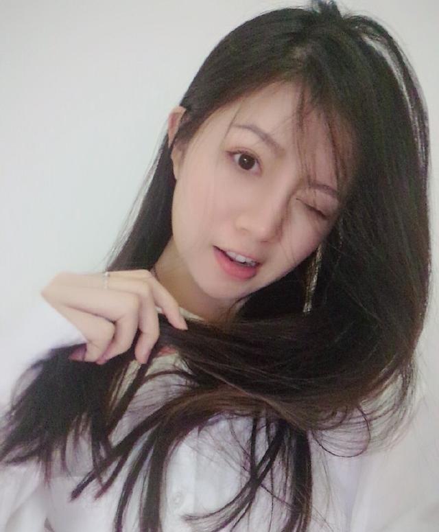 青春靓丽的全国最小火炬手,美女校花丁可儿