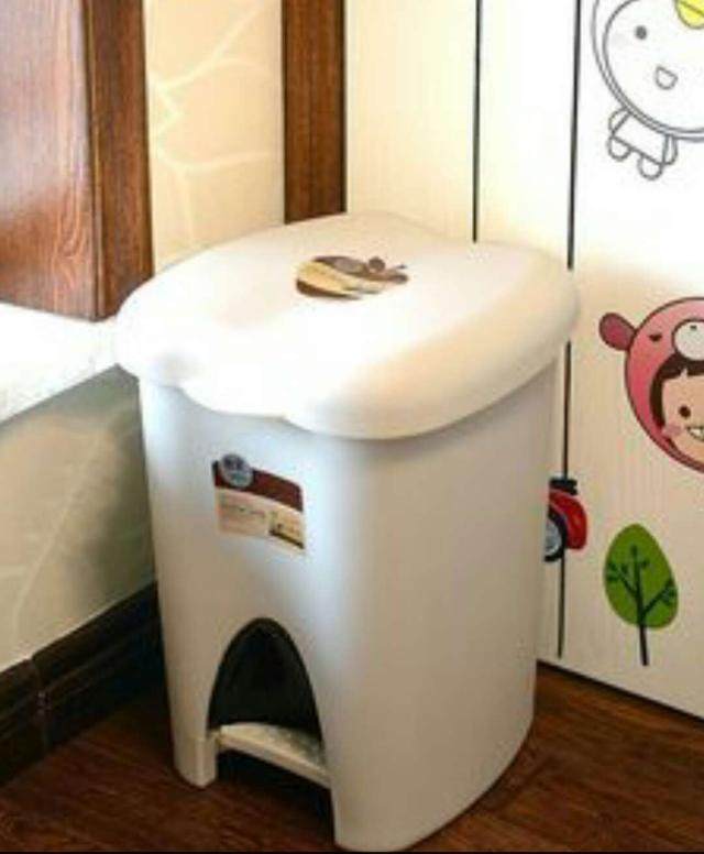 家里垃圾桶万万别放在这里,财神看了不进门,会变穷|垃圾桶|财神|卧室