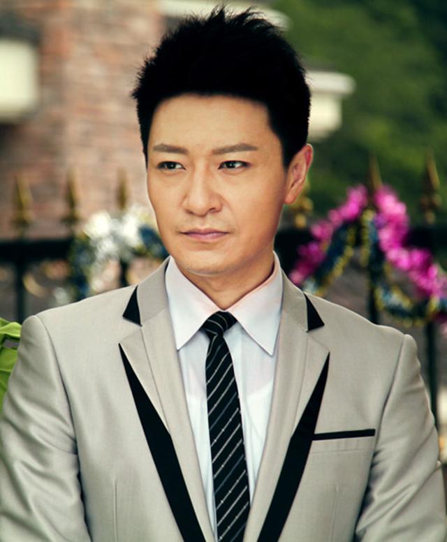 娱乐圈中的他5岁时就已出道, 恋爱先生中的"渣男", 生活里暖男