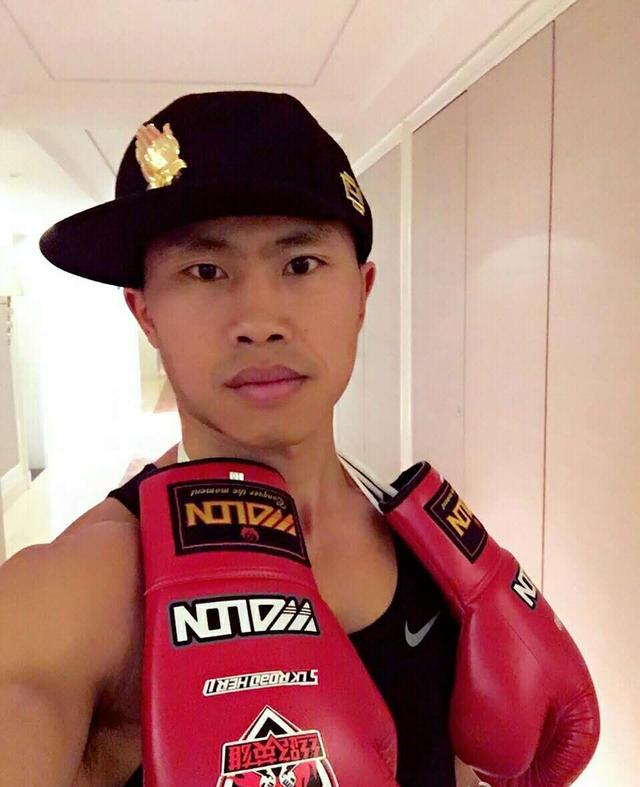 胡亚非退赛又一位拳王迎战播求拳迷何不安排周志鹏