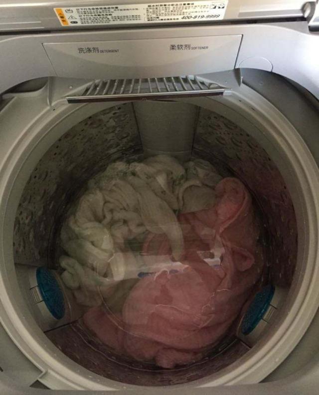 洗衣机洗衣服照片图片