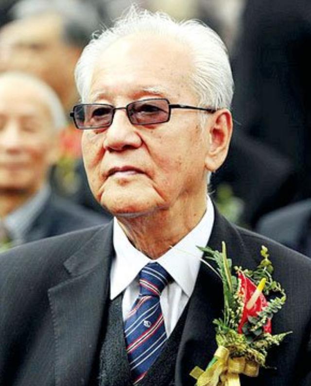 "大国谋士"讲述30年隐姓埋名人生,娱乐明星看了都哭成一片