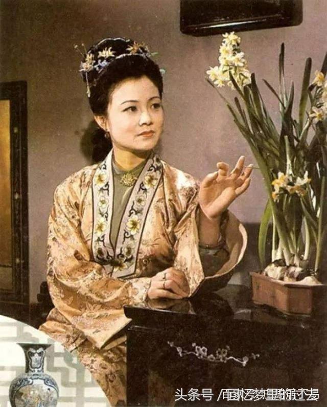 红楼梦里的玄机太多,从贾母一顿饭就能看出黛玉在贾府的地位!