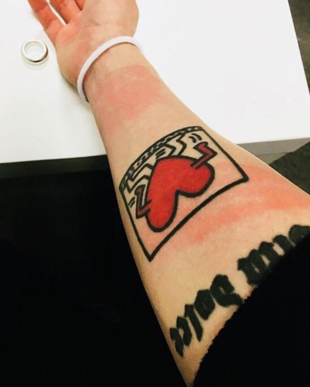 权志龙自从去年 12 月底完成了 bigbang 的演唱会之后似乎就很少出现