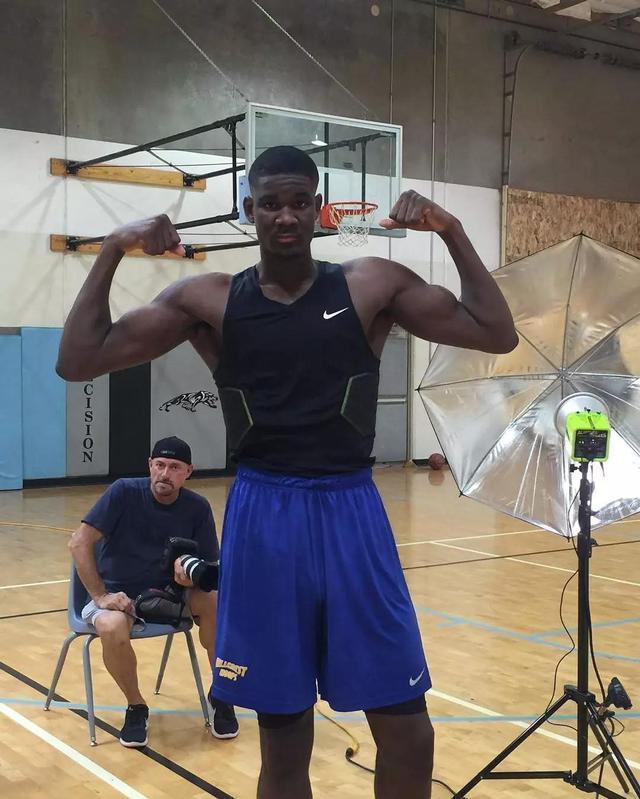 ncaa超级内线身体堪比张大帅