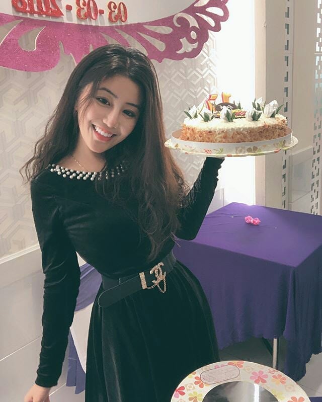 华裔越南美少女刚满17岁,胸大腰细,网友直呼不科学