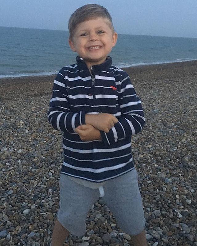 出生时12斤的小巨婴,如今已长大身高体重都正常