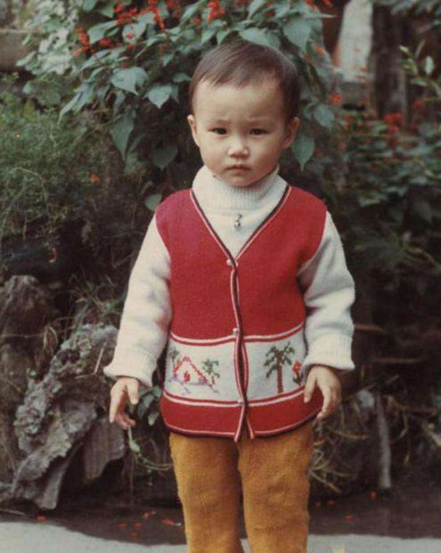 女星童年照,看看谁更萌