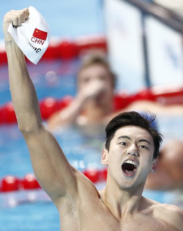 在第十七届亚运会男子50米自由泳决赛中,宁泽涛为中国游泳队收获男子