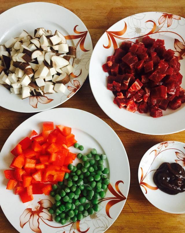 年夜饭第6道:红红火火,来年牛气冲天好运到~~|牛肉|年夜饭|甜椒_新浪