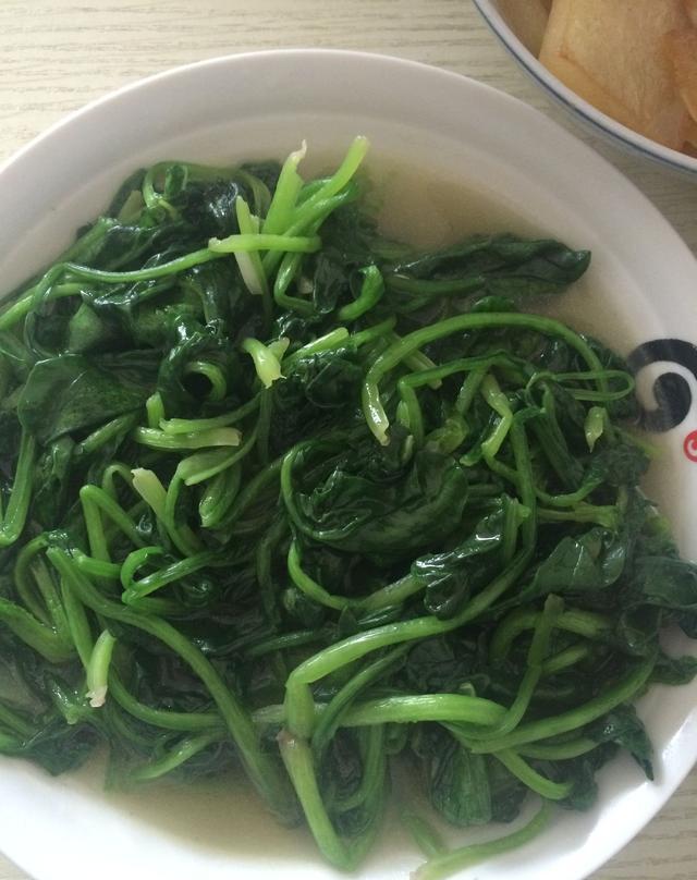 媳妇做的菜可以用一个素字来形容