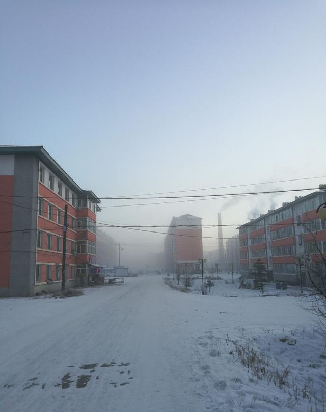 内蒙古根河市得耳布尔镇又陷极寒