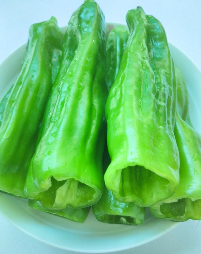 和老公恋爱时,第一次做菜给他做的这道菜——虎皮青椒