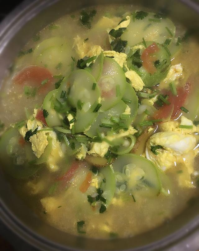 西葫芦鸡蛋粉丝汤,健康又美味的蔬菜汤