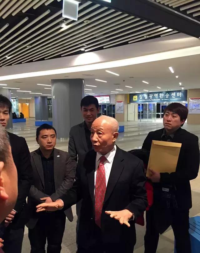 李奎珩 李奎珩,韩国跆拳道师圣高手,黑带九段,世界顶尖跆拳道大师,世