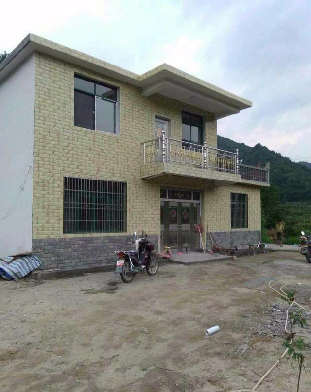 我与老公28万在农村自建新房,村里人都夸我们房子是最好的!