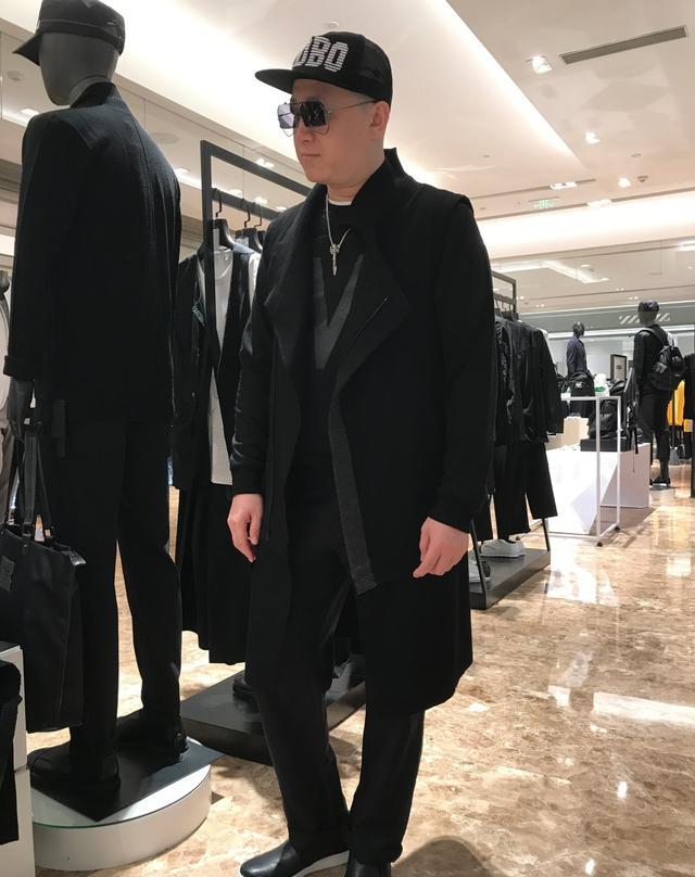 国庆出游照不想输?德云男团带你征战朋友圈
