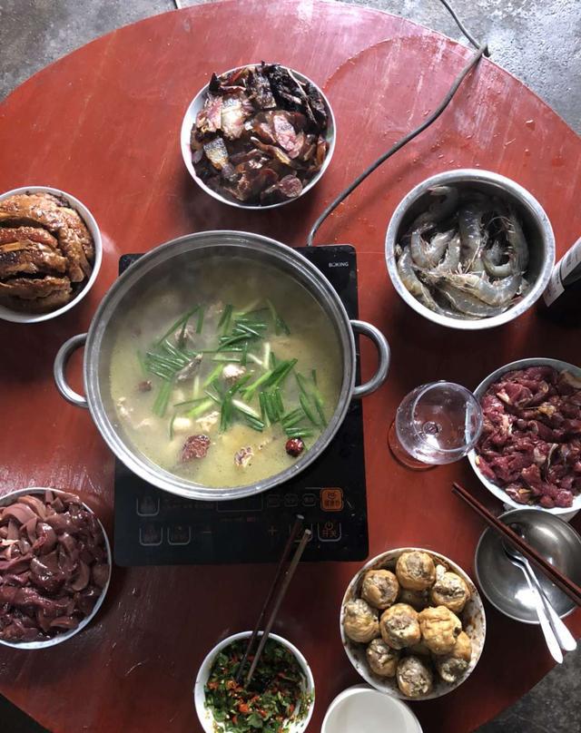 广西农村最美年夜饭菜,团圆就是幸福|火锅|鸡肉|农家_新浪新闻