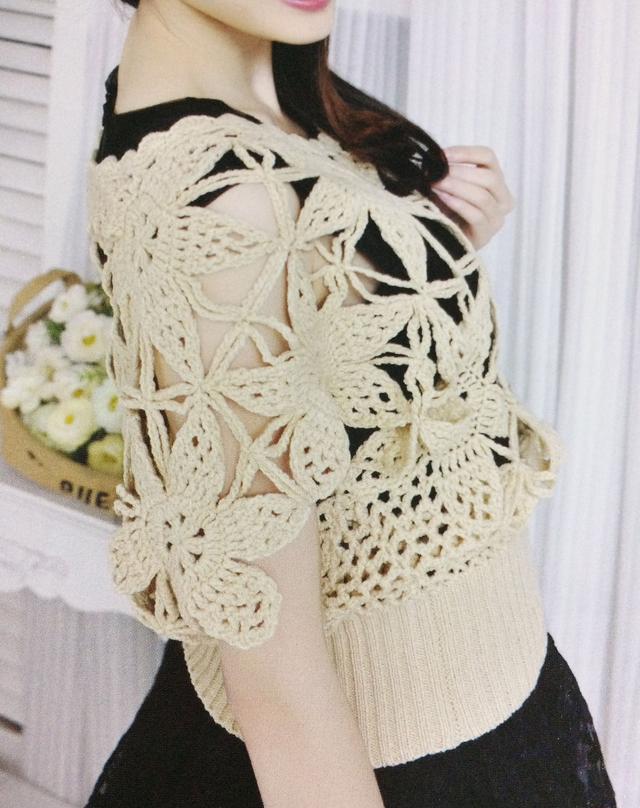 一款即时尚又好看的镂空钩针外搭