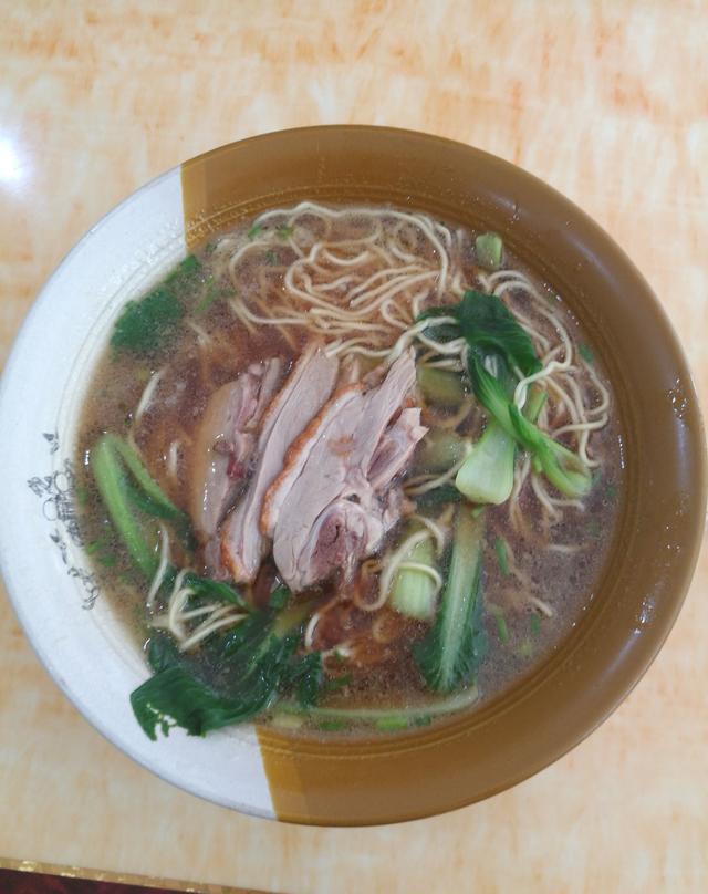 金陵鸭肉面独特风味肉质鲜美早上吃一碗再去上班