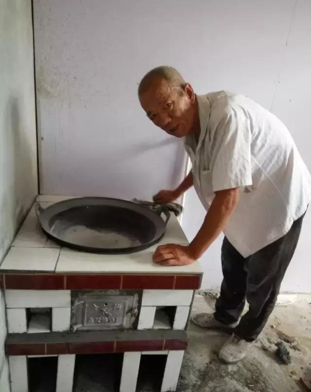 运城临猗:过卓村老汉盘锅头,大把式,一绝!